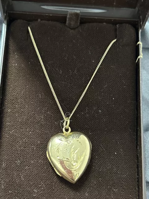 9ct Gold Vintage Engraved Heart Necklace