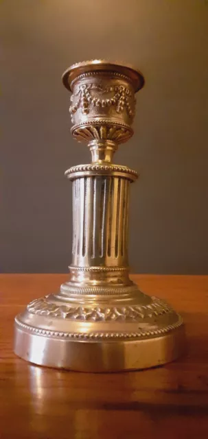 Bougeoir XIX ème dit de toilette en bronze ciselé de style Louis XVI