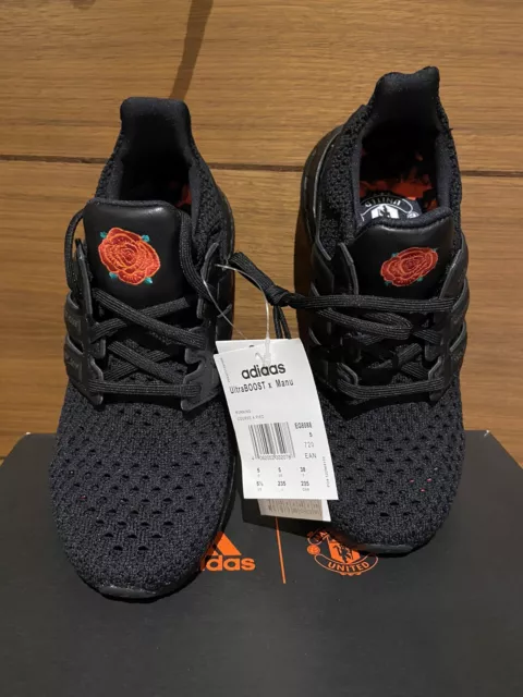 Ultra boost sales man u
