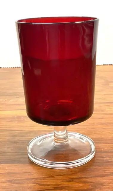 https://www.picclickimg.com/D1wAAOSwXI5kdll7/Luminarc-Ruby-Red-Glass-Vintage-Clear-Stem-Drink.webp