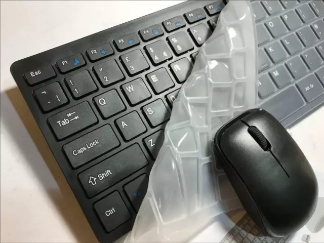 Schwarze kabellose Mini-Tastatur & -Maus für Samsung TV QE65Q9FAMT, QE55Q7CAMT 2