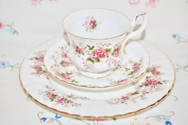 Superb Royal Albert Lavender Rose English bone china Trio Tea cup saucer plate