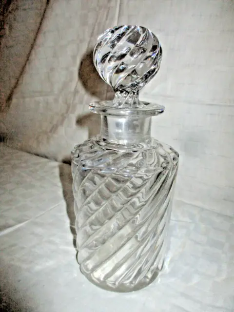 Baccarat :  Trés Grand flacon à parfum en Cristal modèle Bambou Tors -21,5 cm