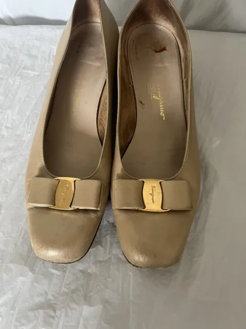 Salvatore Ferragamo Vara Pump Golden Ivory/bone Bow Women's Shoes Size 10B