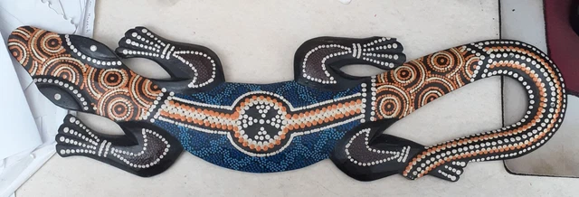 Arte tribale: arte tipo aborigena australiana: una lucertola decorativa