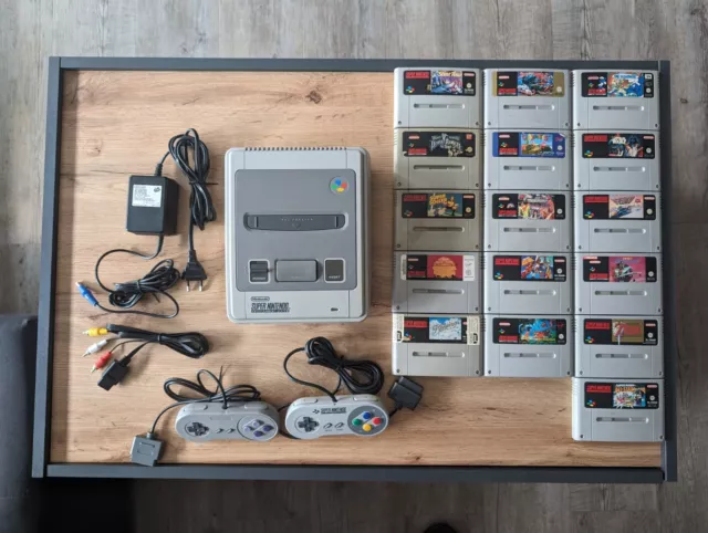 SNES - Super Nintendo Konsole mit 2 Controller Und 16 Spiele