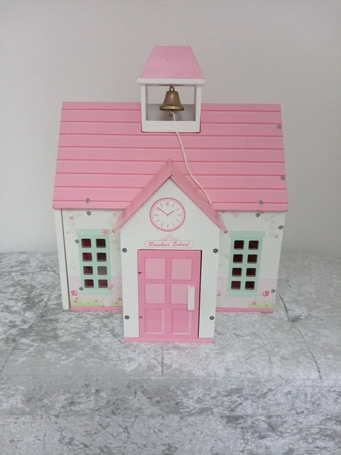 ELC ROSEBUD WOODEN School House with Figures and Accessories