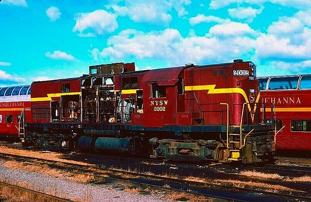 Original Kodachrome Slide Nysw Alco C-420 #2002 Binghamton, Ny November 1984