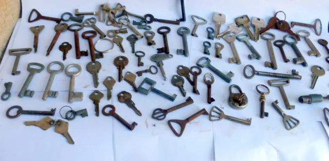 78 alte Schlüssel 🚀 Eisenschlüssel Schrankschlüssel Hohlschlüssel KFZund andere