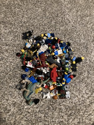 huge lot of lego minifigures