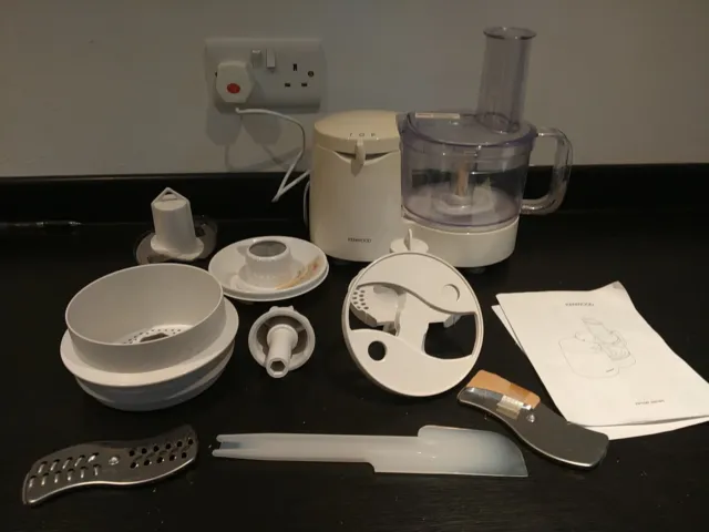 Kenwood FP108 Food Processor And Accessories