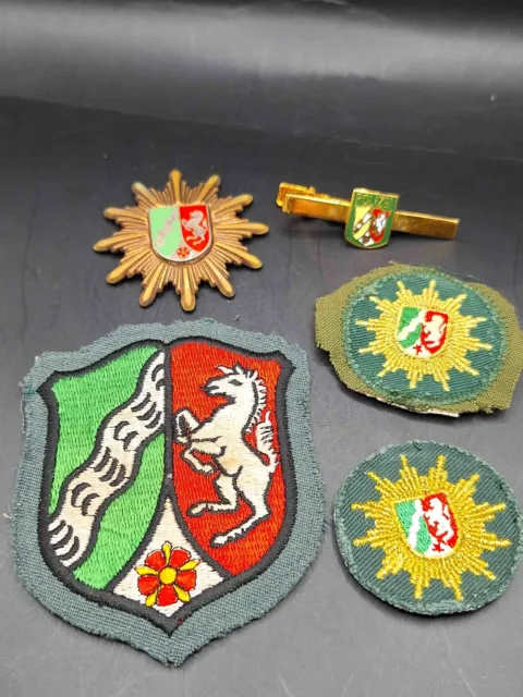 Konvolut Mützenstern Polizei Nordrhein-Westfalen Wappen Badge Stoffabzeichen