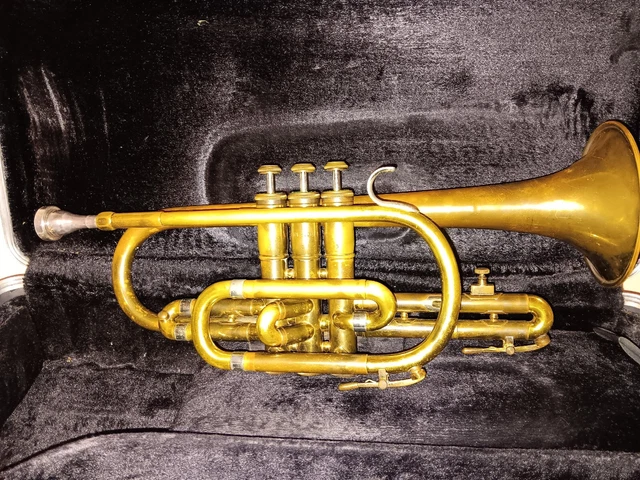 Vintage OLDS AMBASSADOR TRUMPET Brass #318006; OLDS Mouthpiece BUNDY Case