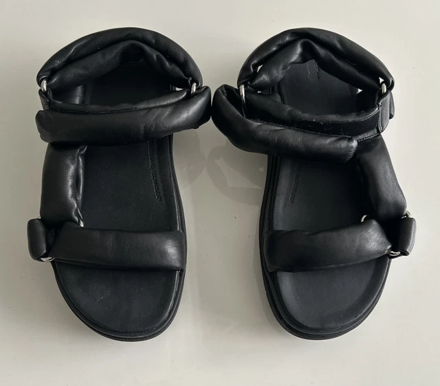 FITFLOP BLACK SOFT Leather Sandals-Back Strap-Micro WobbleBoard