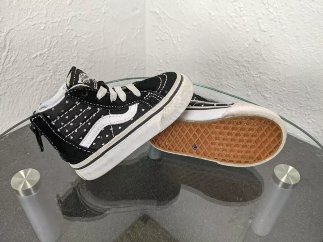 Vans Sk8 Hi Zip "Hearts" Size 4 Black / White