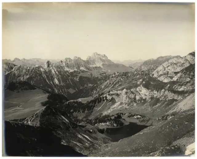 Suisse, Lac de Lioson et montagnes de Château d&#039;Oex Vintage print,  Silve