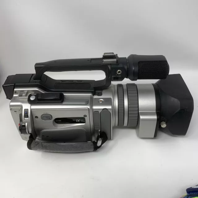 Sony DCR-VX2000 Camcorder - Metallic silver