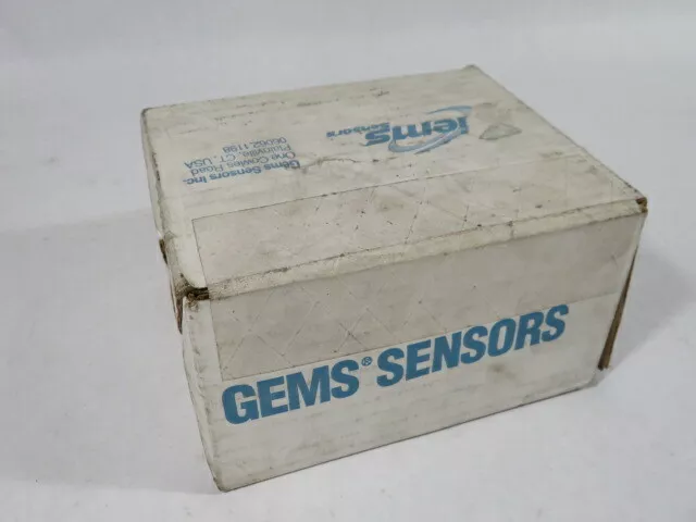 Gems 27090 Shuttle Type Flow Switch 1.5" NPT 50-240VAC 20VA ! NEW !