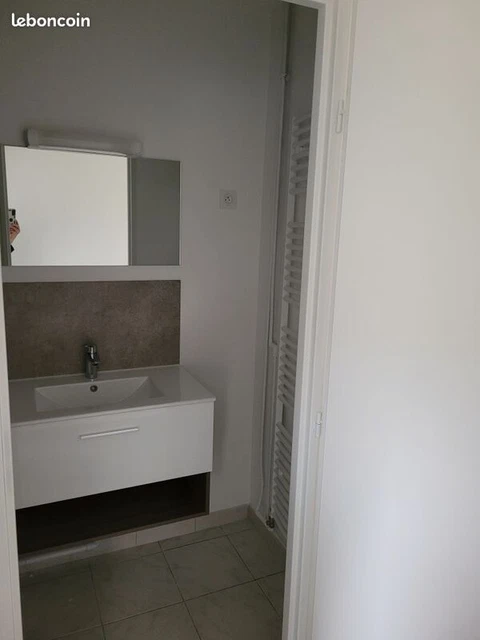 Joli F2 rénové avec terrasse à Merten 520 euros charges comprises à louer (gaz) 2