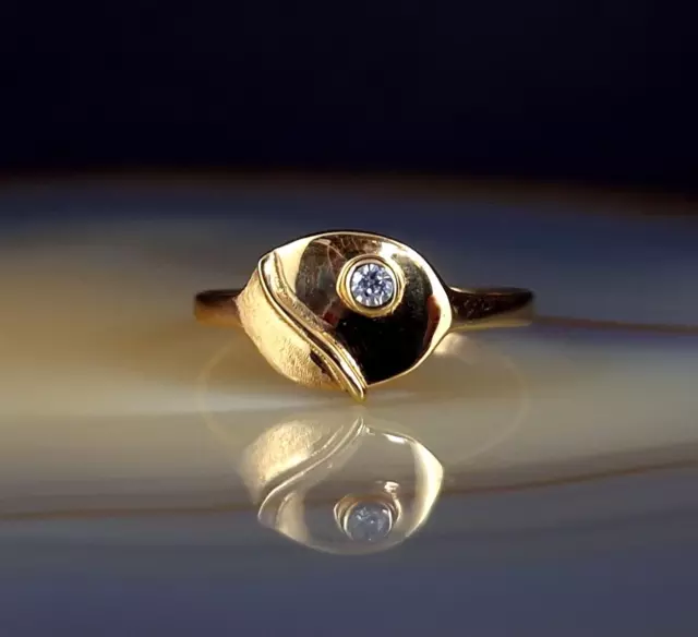 Attraktiver moderner funkelnder Zirkonia Ring 333 Gold 17,2 mm