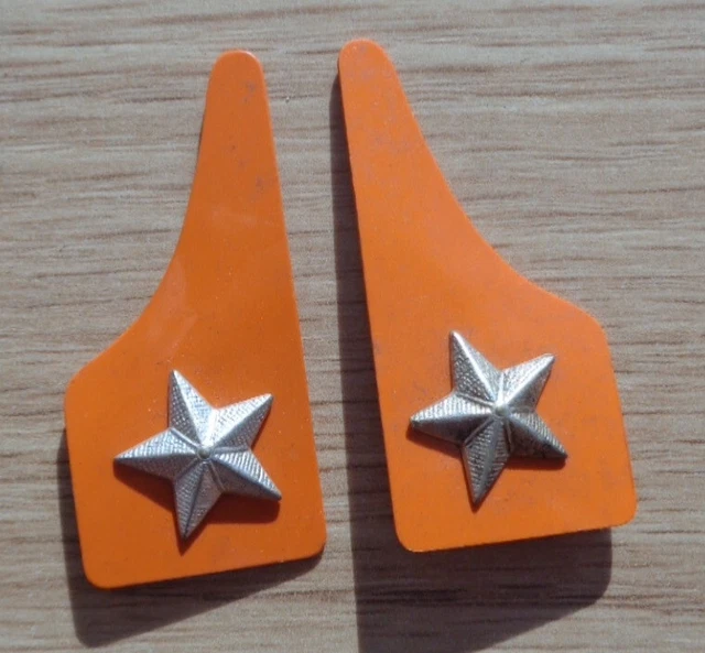 Coppia Mostrine In Plastica - 2A