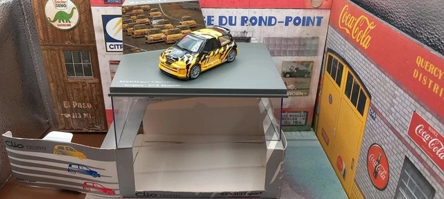 Miniature Renault Clio Trophy #77 Winderickx 'Arrogance' - Échelle 1/43 - Universal Hobbies - Neuf