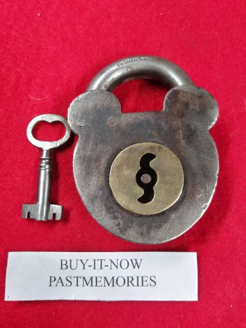 "THOMAS SMITH" WROUGHT IRON PADLOCK w/ KEY, OLD VINTAGE LOCKS ANTIQUE LOCK