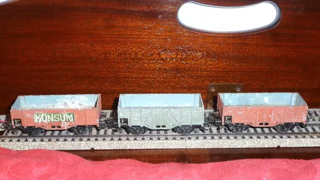 Märklin H0-Konvolut, 3 alte, Offene Güterwagen aus Metall.