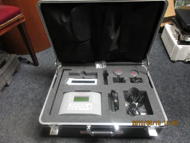 Sencore VP401SH Multimedia Video Generator with various cables,manuals and Case!