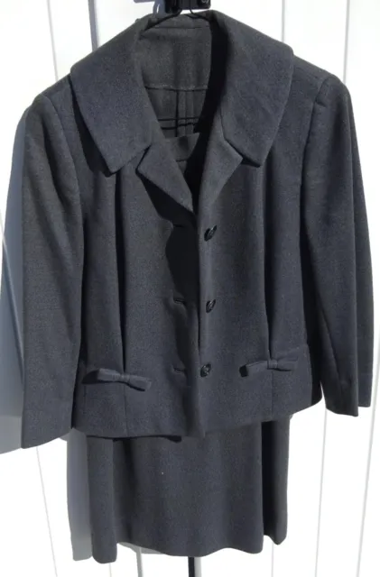 Rare VTG 1950s Handmacher Wool Skirt Suit Set Dark Gray Plaid with accents USA