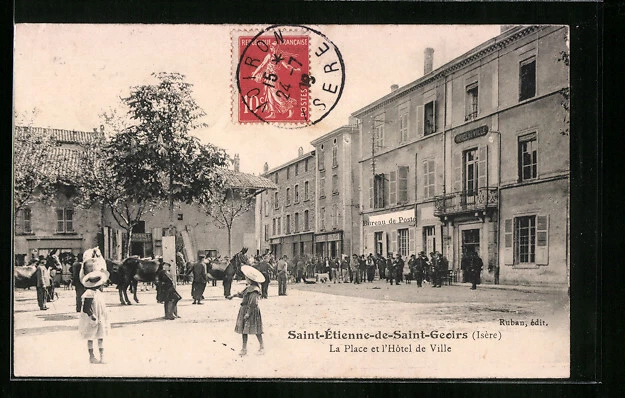 CPA Saint-Étienne-de-Saint-Geoirs, La Place et l´Hôtel de Ville 1908