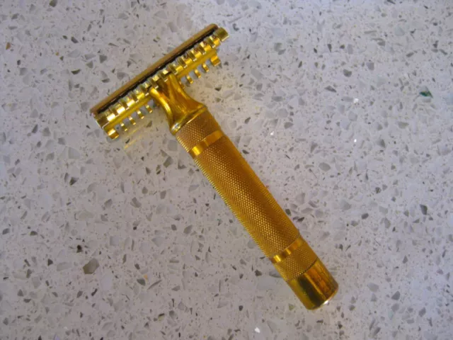 1930s GILLETTE Double Edge Open Comb 3 Piece Safety Razor Gold Tone  No. 17567