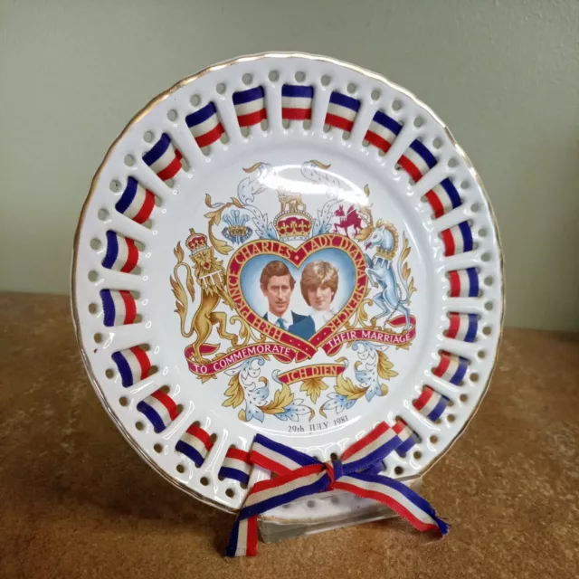 Vintage, 1981 Charles & Diana, Royal Wedding, Commemorative Ribbon Plate, 20cm 3