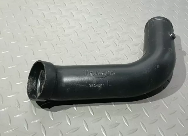 Triumph Daytona 600 2002 - 2004 Left Ram Air Intake Duct Scoop Pipe 2204042