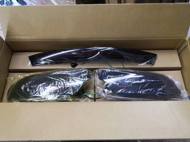 Jeu De Lentilles Feu Arrière MAZDA RX-7 R - Authentique OEM Référence FC01-51-170A/180A - Neuf Origine Japon