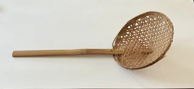 22in Vtg WICKER BASKET WOVEN RICE SCOOP LADLE DIPPER Long Bamboo Handle Decor