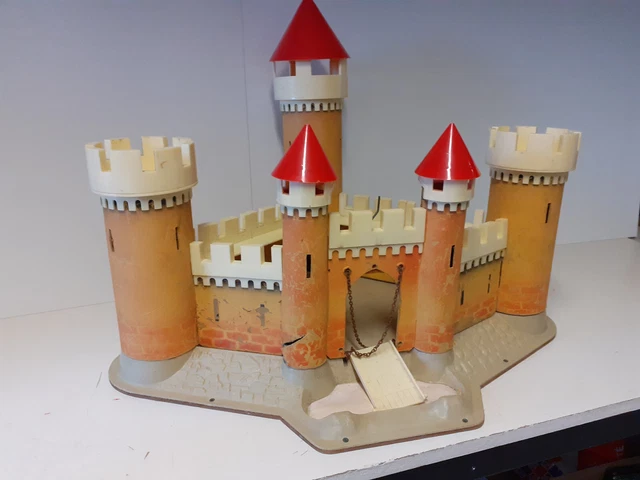 STARLUX - 404002 - Château Fort - Chevaliers et soldats - Le chateau