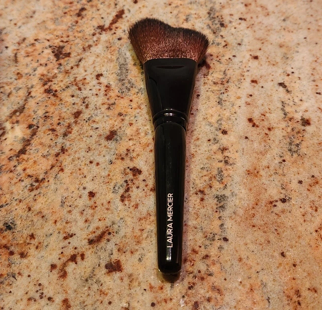 Laura Mercier Glow Powder Brush