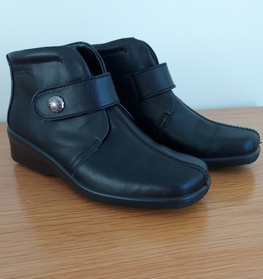 HOTTER ABBEY BLACK Leather Ankle Boots 