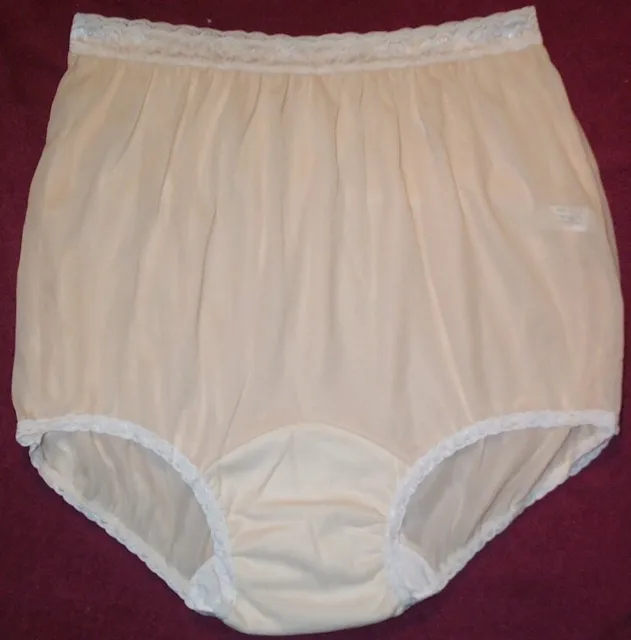 VINTAGE FULL BRIEF NYLON PANTIES FROM RUTHE'S FASHIONS, NEW FOR YOU! WHITE-330
