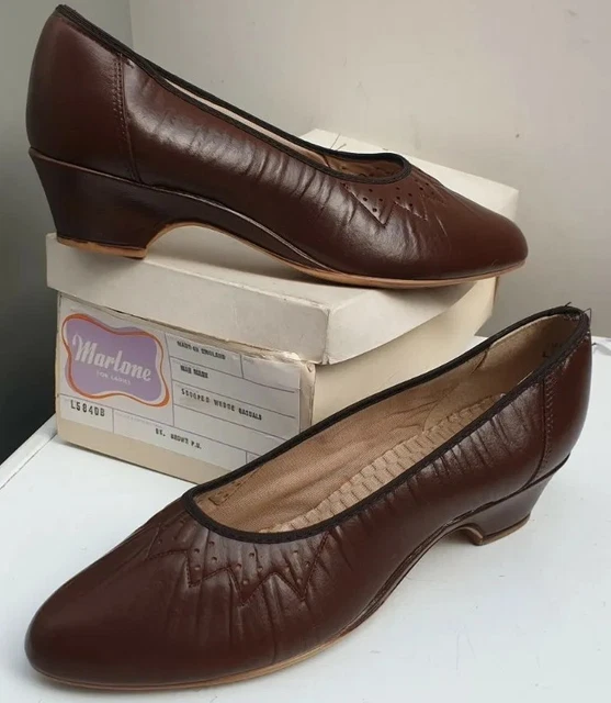 Scarpe vintage originali anni '60 MARLONE da donna marroni zeppa corte ~ taglia 8 in scatola