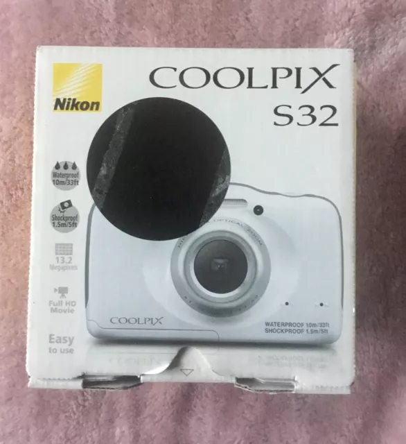 Nikon Coolpix S32 13.2mp 3x Zoom Waterproof (10m) Camera White Boxed