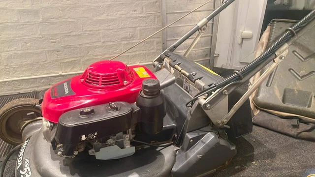 Honda HRH 536 21inch Professional Roller Mower