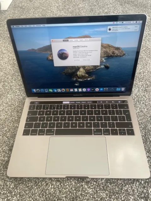 Apple MacBook Pro 13,3" 8 GB RAM, 256 GB computer portatile a stato solido con touchbar 