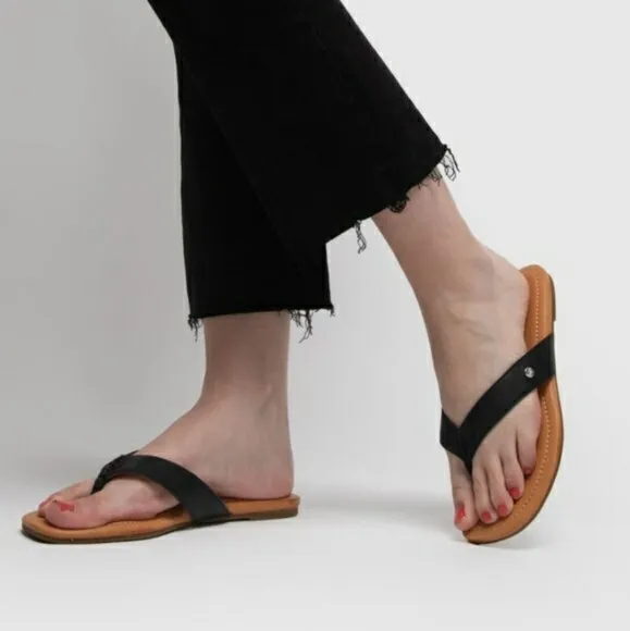 UGG Women's  Size 9 EU 40 Black Leather Thong Flip Flop Slip On Sandals Slides