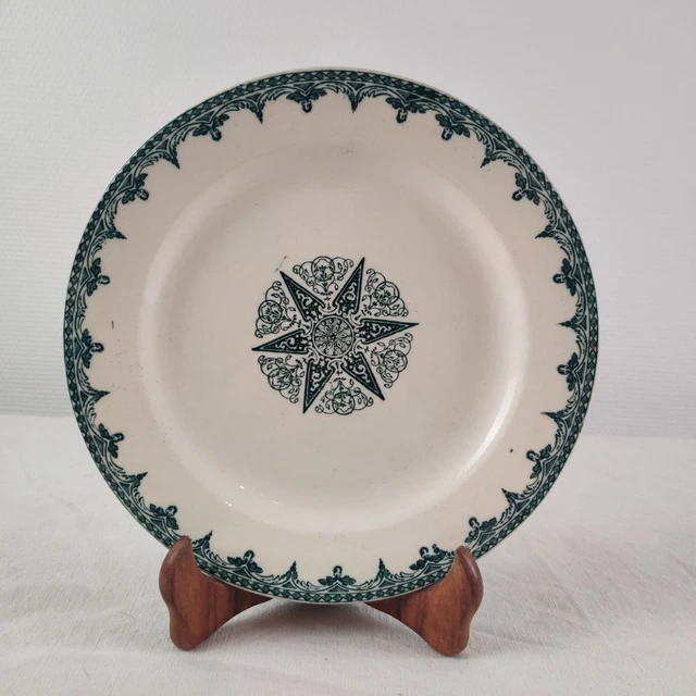 Assiette Ancienne Jules Vieillard Et Cie – Terre De Fer Gravée – Motif Datura