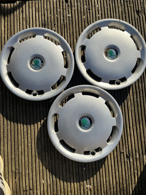 SKODA OCTAVIA Wheel Trim Hub Cap x3 Genuine