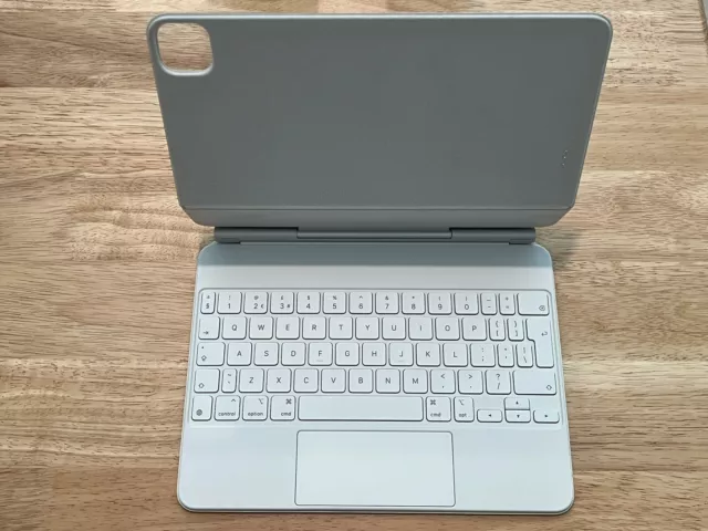 OPEN BOX - Apple Magic Keyboard 11" iPad Pro & iPad Air - White A2261 MJQJ3LL/A