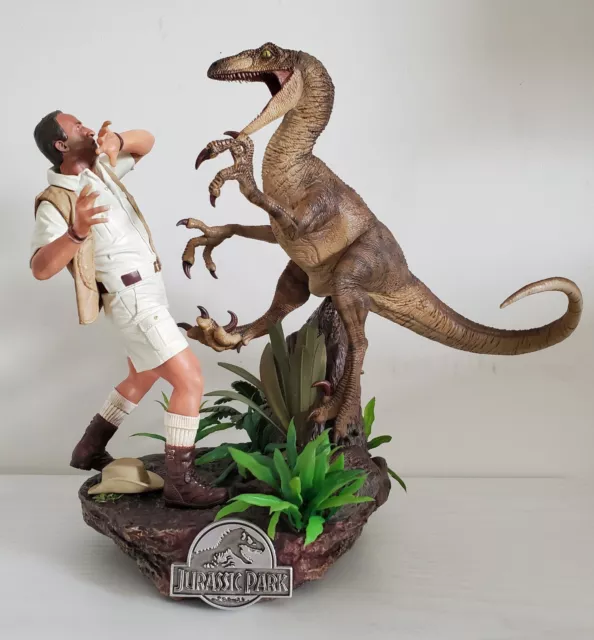 Iron Studios Clever Girl Jurassic Park Deluxe Art Scale Statue 1:10 Scale