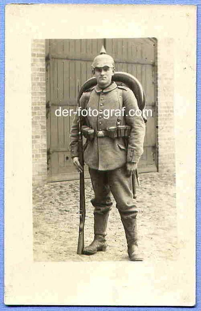 Foto, Soldat, Feldgrau, Helm, Gewehr, um 1916 !!! AF1583
